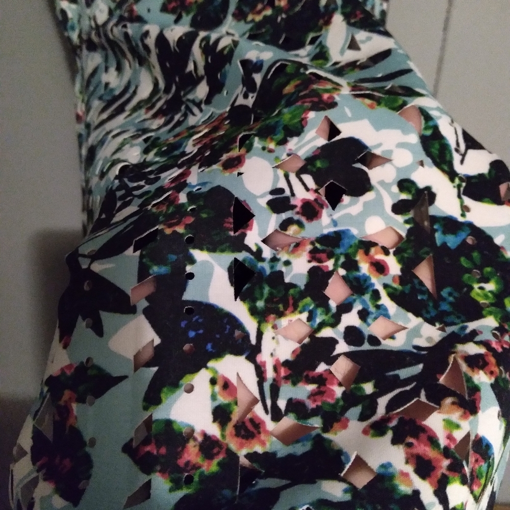 Dress - Picture 2 of 2